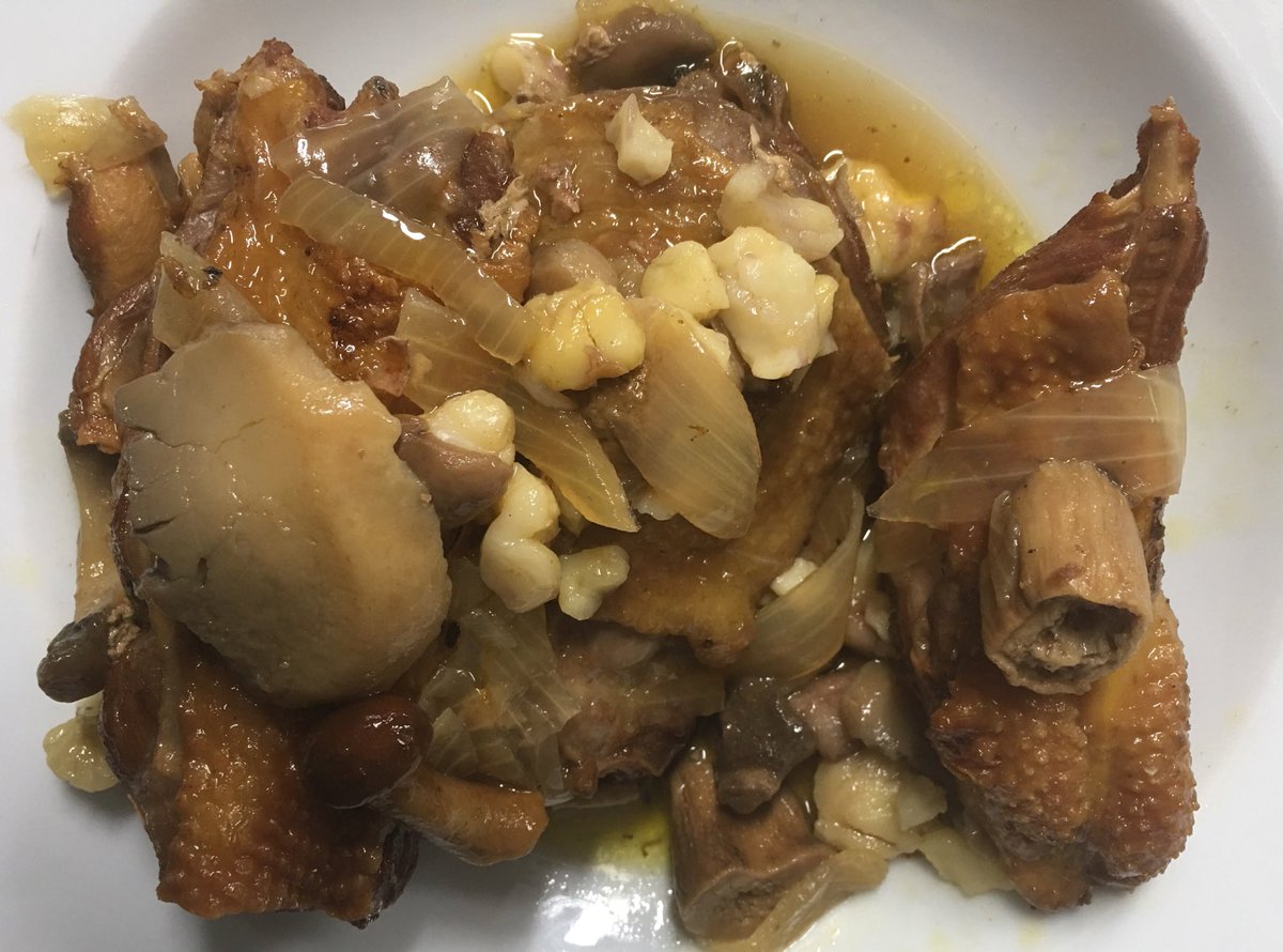 PulperiaAurora's tweet photo. Sabores de otoño....Gallo de Mos con castañas y setas https://t.co/l2eY2r9trt