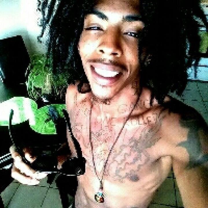 ShePrettyCurls's tweet photo. ✨🎂Chillin, relaxing, chillout together with #liveme Natureboi Marley 🌿☁:   https://t.co/BiOOBgb04M https://t.co/ZYngSAGQmF