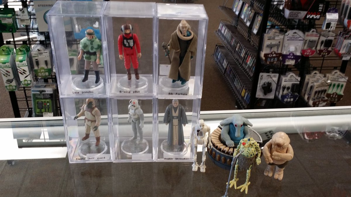 NextLevelMO's tweet image. We justput out a lot of vintage StarWars figures.  #last17 #first12