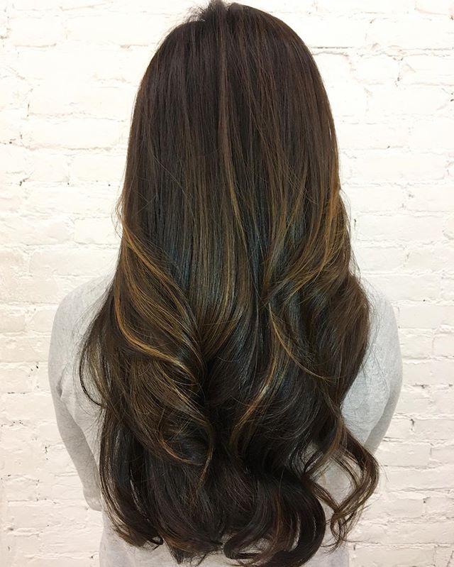 SalonEM_boston's tweet image. Who needs coffee when you’ve got your own Mocha Caramel Swirl? Love this color by Senior Designer @snowkee. #beauty #hairstyle