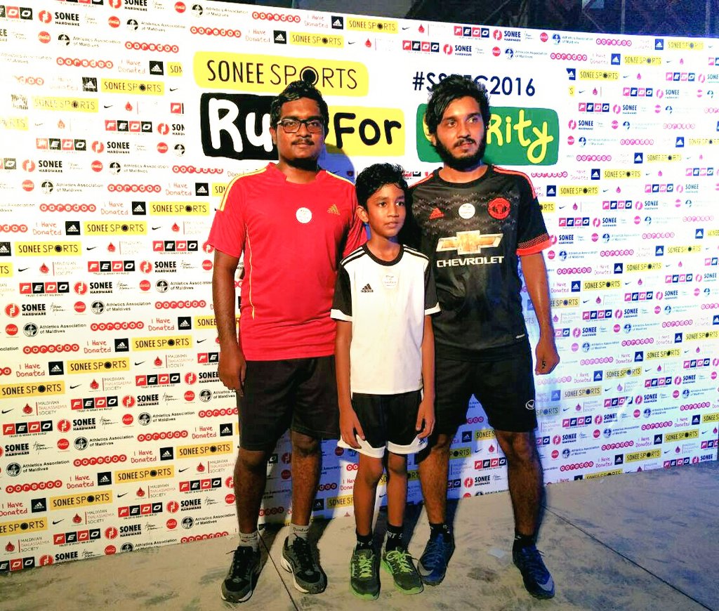 ahumedxiaa's tweet photo. Tonight's charity run to support #Thalassaemia w/ @husenty #SSRFC2016. https://t.co/JzwWsdU9M6
