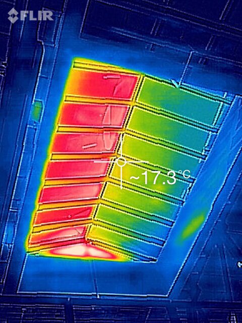 DPRサンフランシスコオフィス。天窓は既存のものを再利用。ガラスを