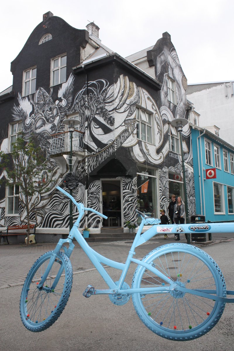 BusHostel's tweet photo. Nice photo from downtown Reykjavik, by Javier Montoro. https://t.co/mtACt3PGzK