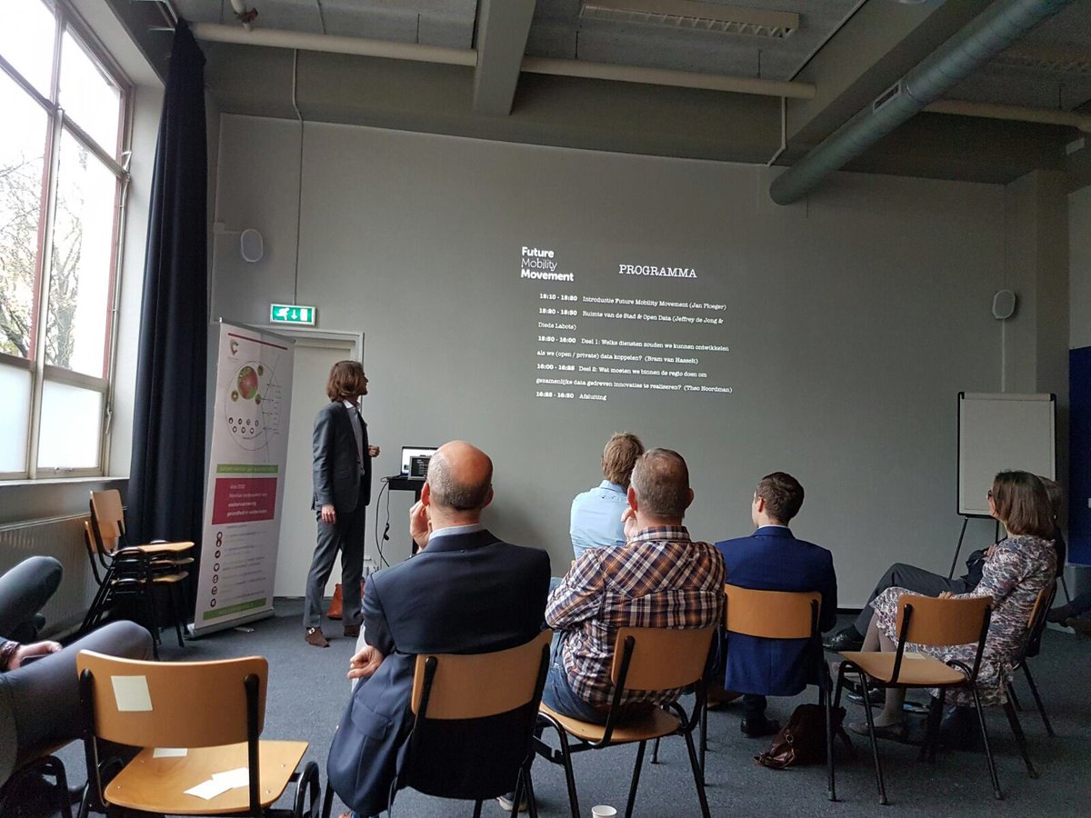 BEREIKNU's tweet photo. Met Future Mobility Movement op #fvdt Festival vd Toekomst van @zuid_holland interssant debat over #data, ook voor bereikbare stad en regio https://t.co/Fe2IZZm6T7