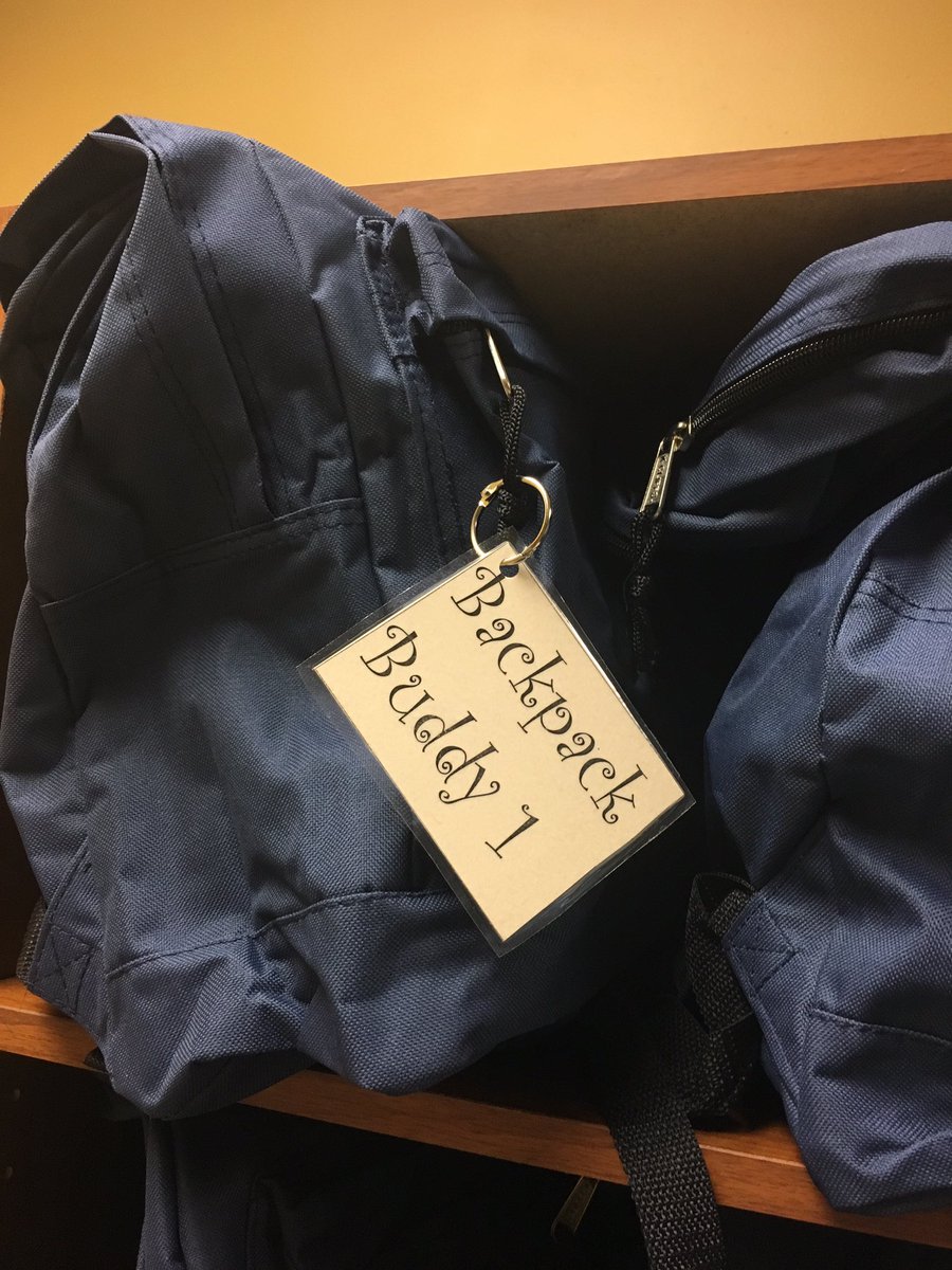 ro2theroro's tweet photo. Serving the total needs of our scholars @Robinson_HISD @HoustonFoodBank #BackpackBuddyProgram https://t.co/2xRmOV9Shs