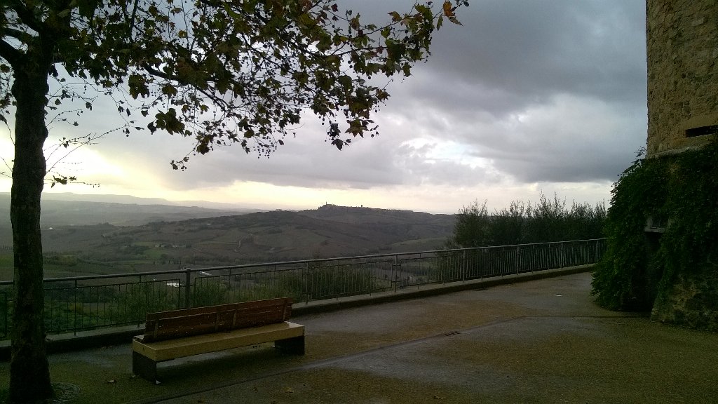 SentiSanta's tweet photo. Nello splendido Montichiello prende il via #worldcamp2016Collaborare ha più senso quando i luoghi sono migliori. https://t.co/91VQSojzon