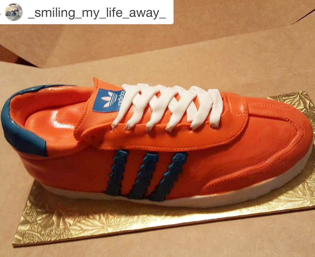 Who wants a slice of this sneaker cake? #hotcakesbakes