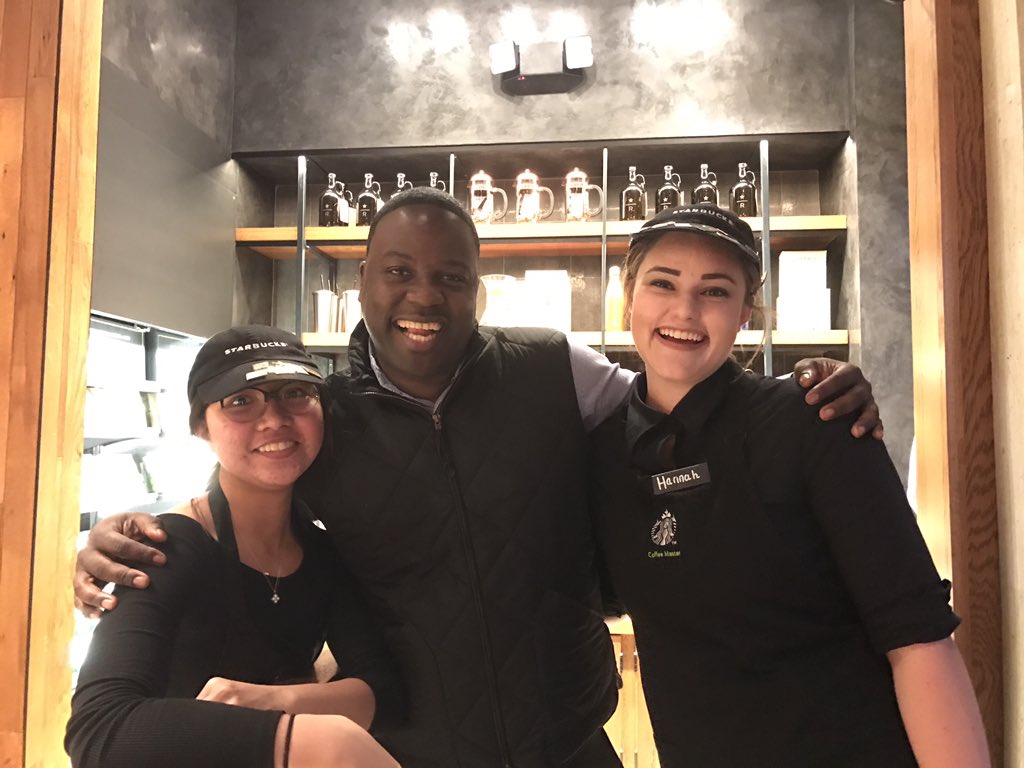 royasbux's tweet photo. Friends and Family night #sbuxbrookland #sbuxmatl https://t.co/iTJ2me7pvX
