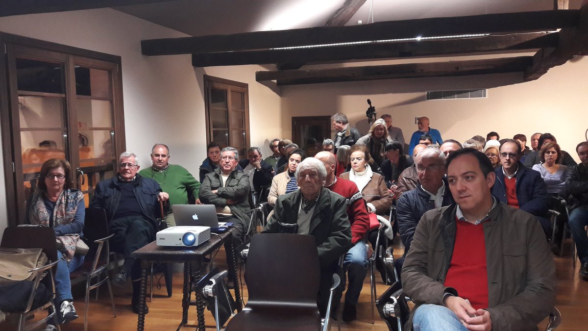 Ana_Palenzuela's tweet photo. Arrancan los actos para conmemorar #CarlosV2017 en Villaviciosa con ciclo de conferencias los tiempos de Carlos I. Organiza @Cubera_org https://t.co/MErHQKusRF