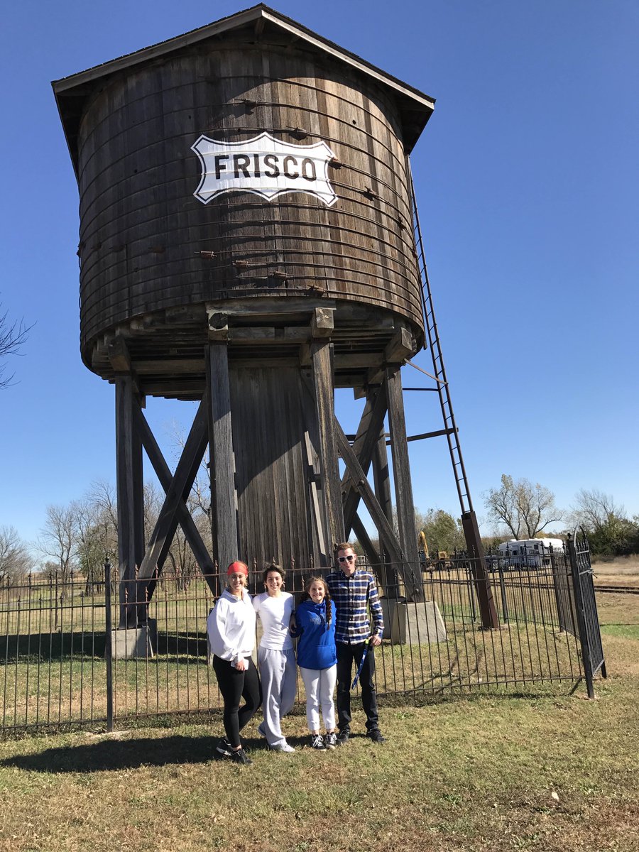 brmohr's tweet photo. Lunch and a few pics after a long morning trying to find community service projects. #lionpride #lionwork https://t.co/Y5rJ2WZihR