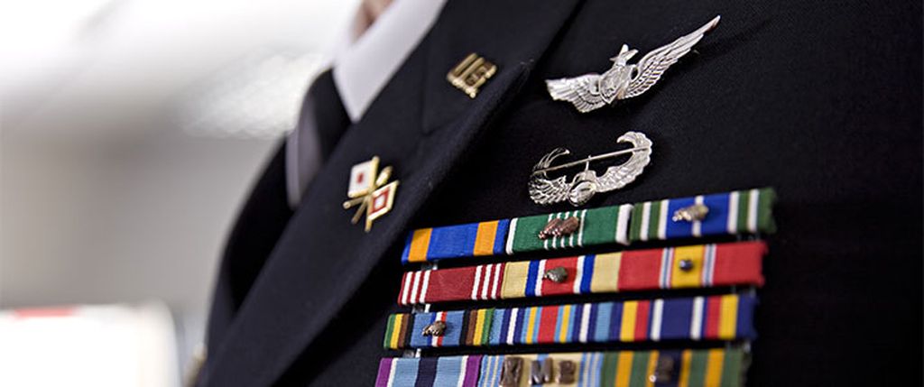 eSkillCorp's tweet image. Explore the upside and the downside of hiring ex-military members. #VeteransDay #HRhttps://www.eskill.com/s/tw400