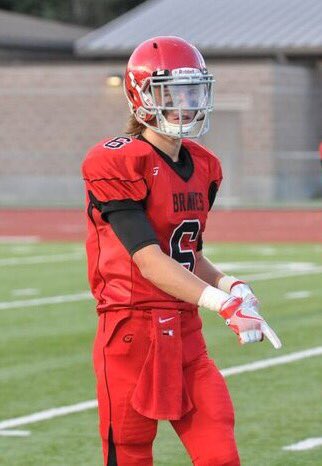 🅱️raves🏈 2016 Defense MVP &amp; Team MVP Jon Mcentee❗️👊
@McEnteeJon  6️⃣💯
#BRM2263 #Whitemamba