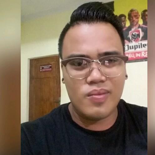 Come hangout with me on #BIGOLIVE. web.live.bigo.sg/2134623149_147…