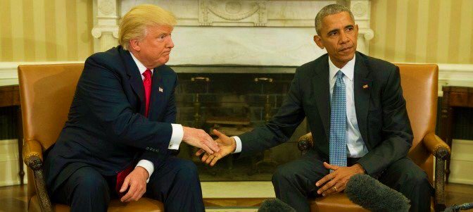 Mortimer_Fu's tweet photo. El primer presidente negro da el relevo al primer presidente naranja.
United States of America pasa a llamarse United Colors of Benetton. https://t.co/t6PO11U6iI