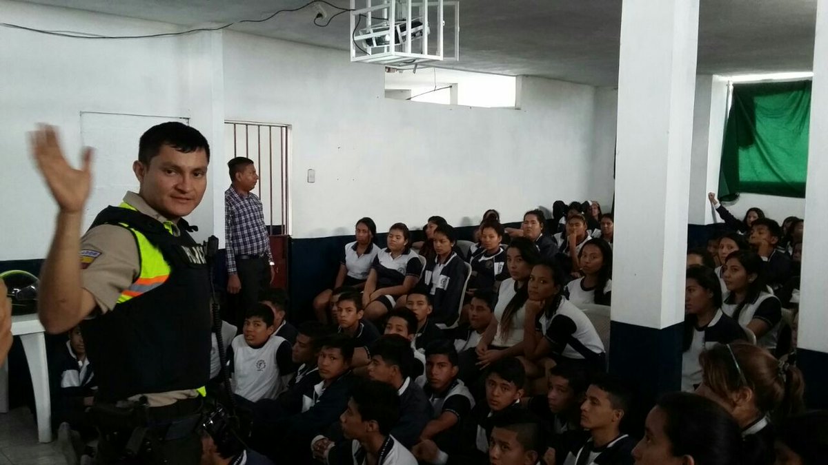 MinGobiernoEc's tweet photo. #Antinarcóticos #Manabí realizó charla de prevención sobre el uso y consumo de drogas del #DistManta. https://t.co/iwMmbNgeWb