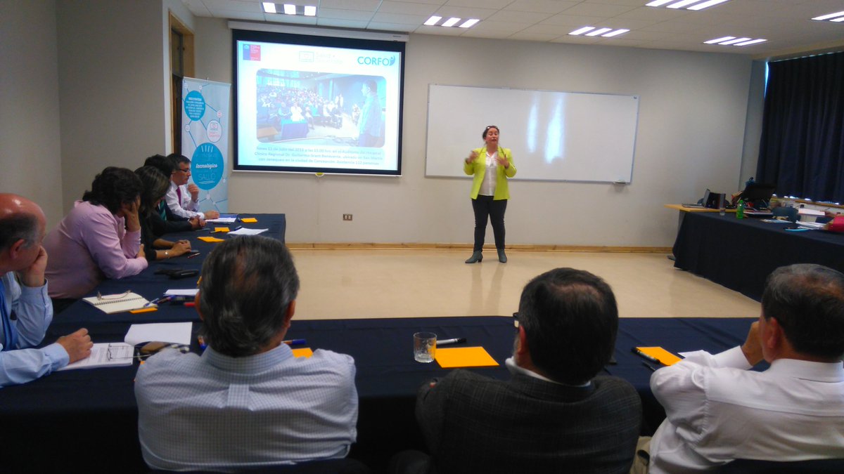 salud_sur's tweet photo. Quinta reunión de la mesa directiva del Nodo de Salud. Revisando avances durante 2016. Balance positivo :) https://t.co/KwAkHNfIVo
