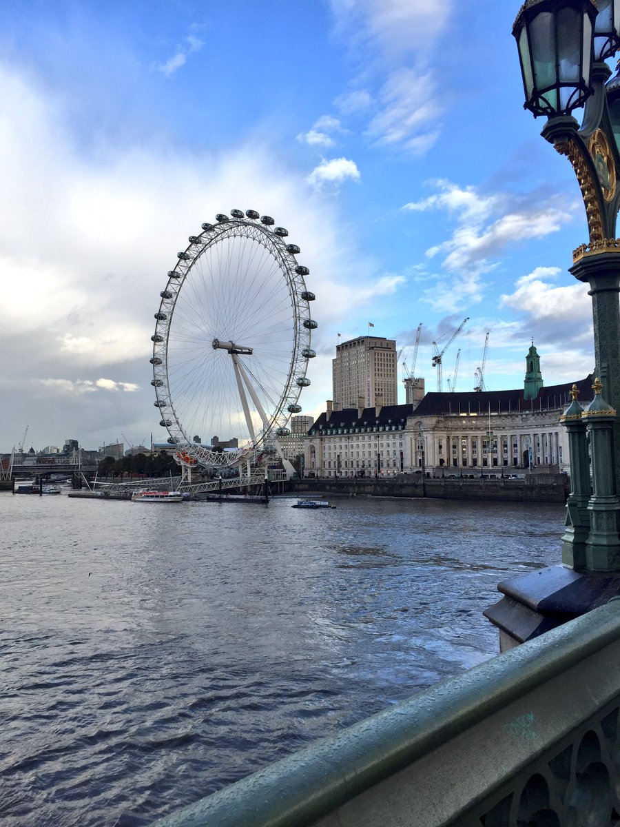 Access_LMS's tweet photo. Spent a little time over in this neck of the woods today scouting venues for our spring #ClientForum 🙊👍 #London #LDN #views https://t.co/aWRYVdHUYP
