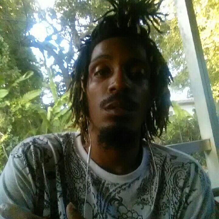ShePrettyCurls's tweet photo. #Lit #dj #SendMeGifts#Liveme ☁kidd (JK)(L.U.G)☁: https://t.co/ngV980J6Zt https://t.co/0M8Pi8oIc0