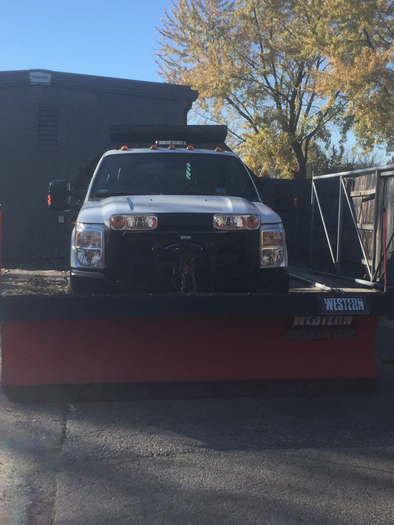 MattSenatra's tweet photo. The mechanic must know something I don't #letitsnow https://t.co/hgH83RiI6b