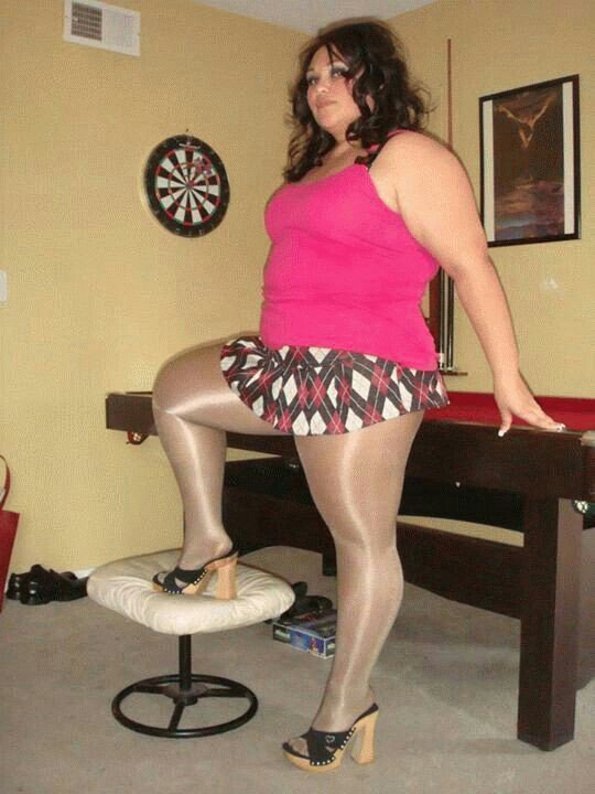 #Nylons. #fat. #bbw. #chubby. #shinny. pic.twitter.com/tHgalRH6nQ. #glossy....