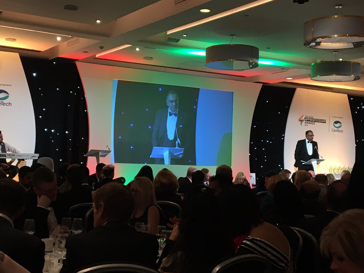 Great opening speech <a href="/SafarazAli/">Safaraz Ali MBE</a> well done! Superb event so far, well supported, well organised 👌🏻#asianappawards #