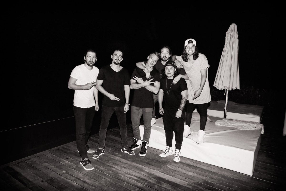 dimitrivegas's tweet photo. Happy Bday to our boy @diplo 🎂🎂🎂 https://t.co/f1mrHFHhxb