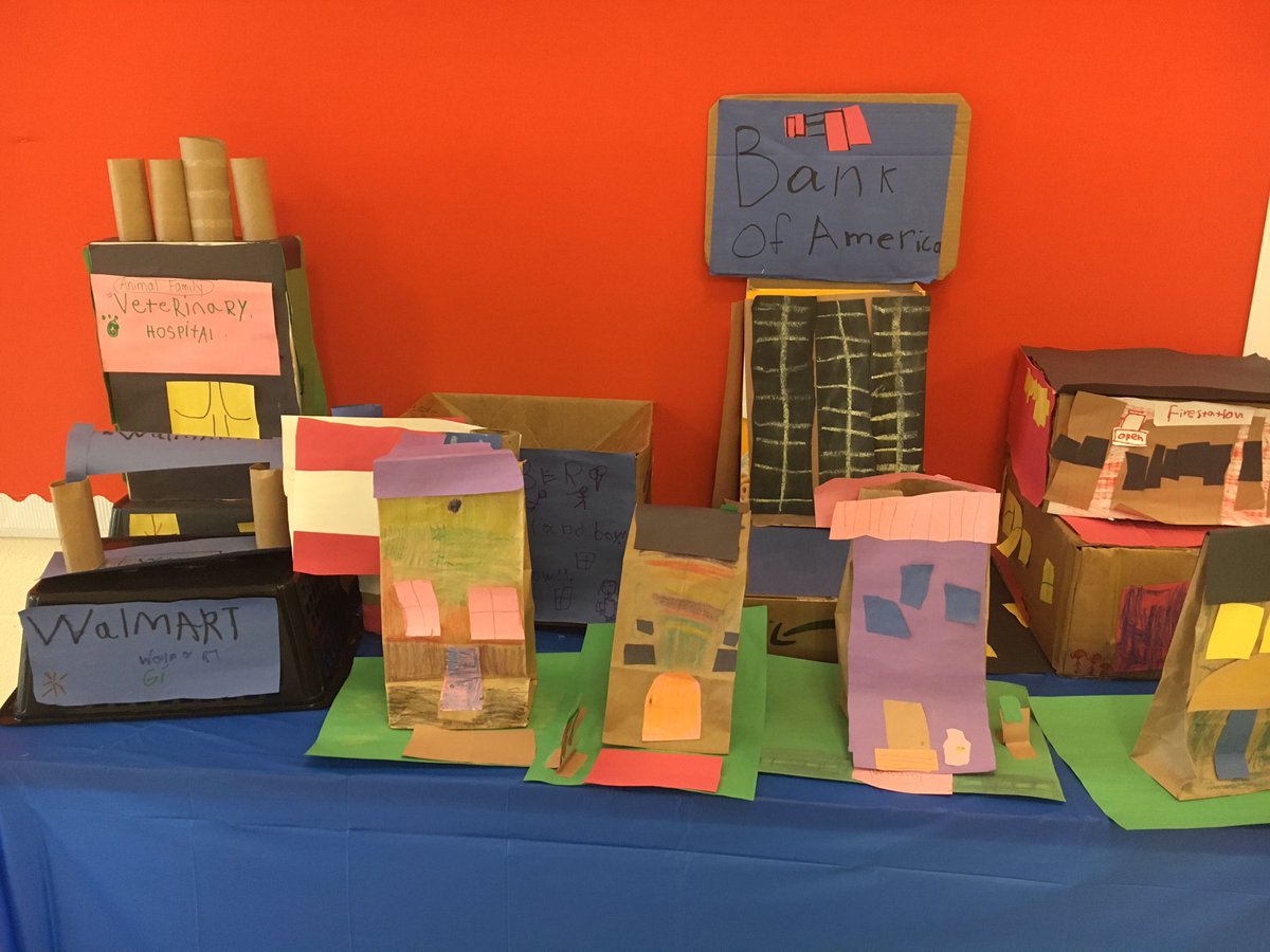 HALL_aec's tweet photo. The dream to grow up and be an architect starts young! @OakhurstSTEAM https://t.co/FMk3VtACpJ