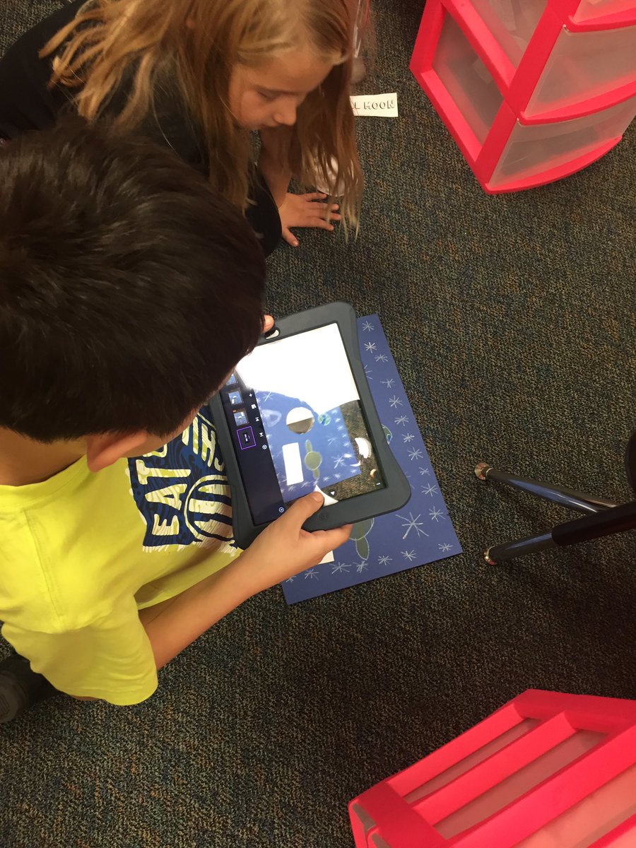 msschmitsclass's tweet photo. Revamped the #moonphase #istopmotion project! Turned out awesome as always! #edtech https://t.co/DTljtNeNlD