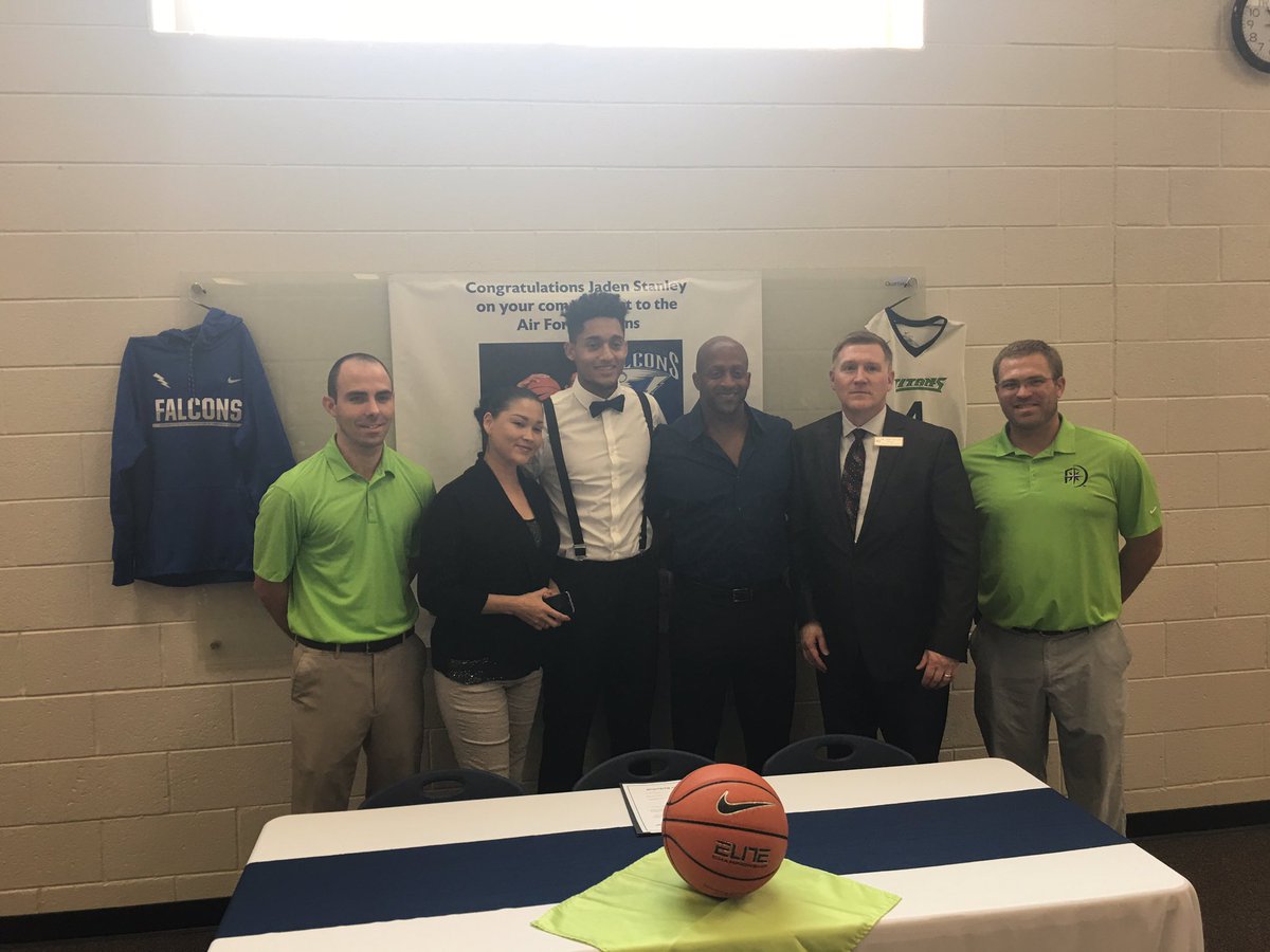 DiscoveryHighSchool tweet media