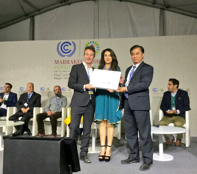 View image on Twitter