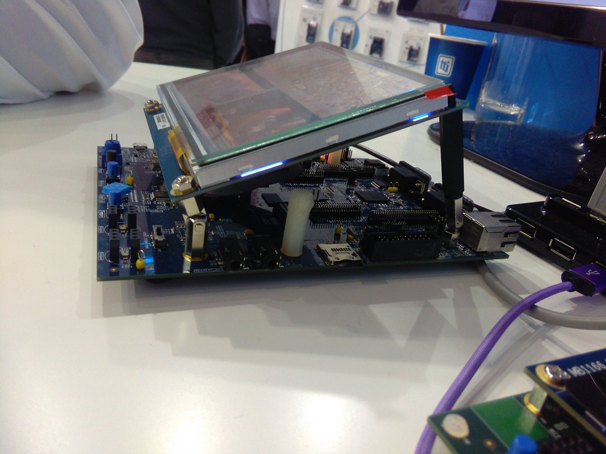 chiptronCZ's tweet image. #STM32H7 v akci. Pristi tyden budou lepsi fotky a nejaky popis... #STM32