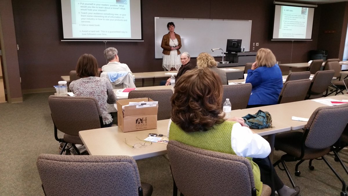 iowamadeline's tweet image. Darcy Maulsbury, writer extraordinaire, puts info into context to help readers relate #womeninag #agriwomen #isueo