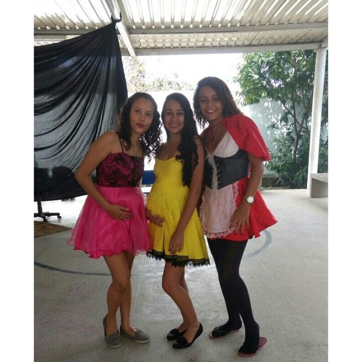 BiiaTeixeira_'s tweet photo. Minhas princesas 😍❤
#teatro #adormecida #gravidinha #encalhada https://t.co/hH2sCQ3nlT