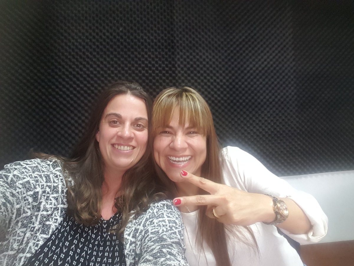 Edizavala's tweet photo. En #TOP102 tenemos #TopAgenda contándoles con @bianquirebeca de @JuntosSomosVida la obra #LaSillaQueCura imperdible! @1029fmDistrito https://t.co/ce3uAjxlDw