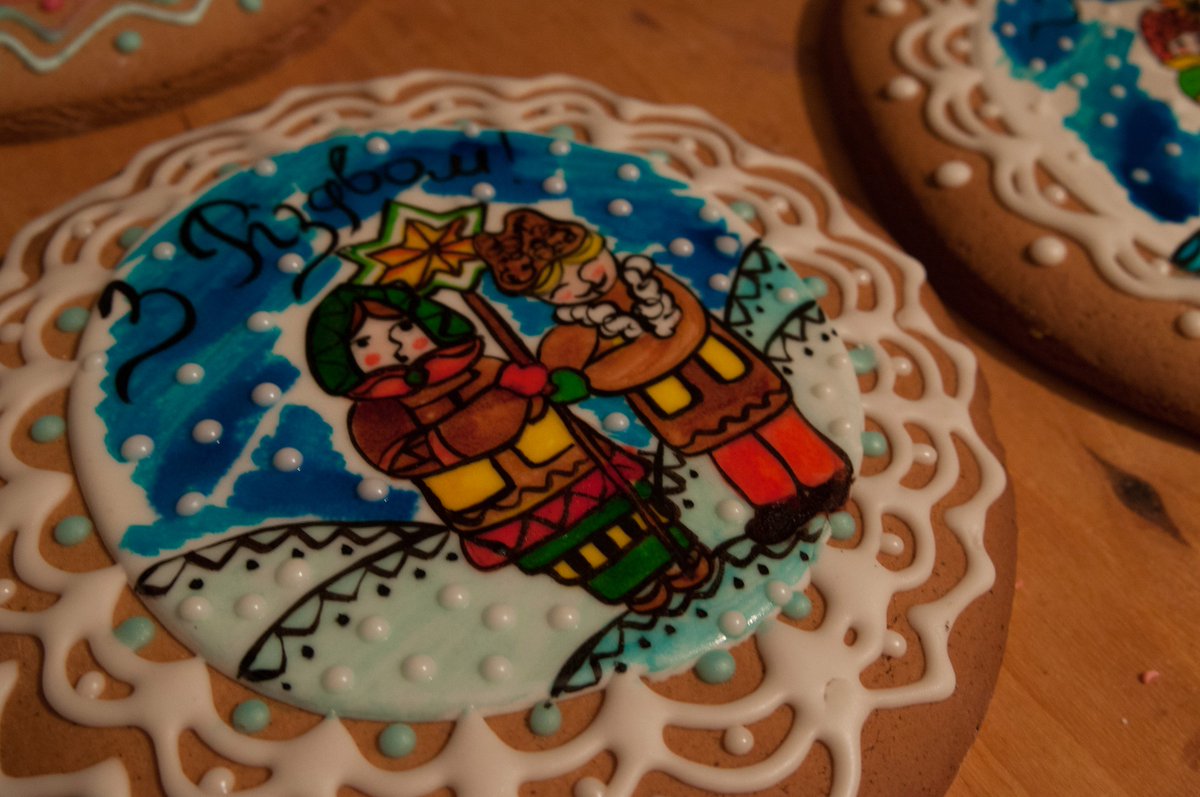 Моя знайома малює ..пряники :)
Клас, правда?)