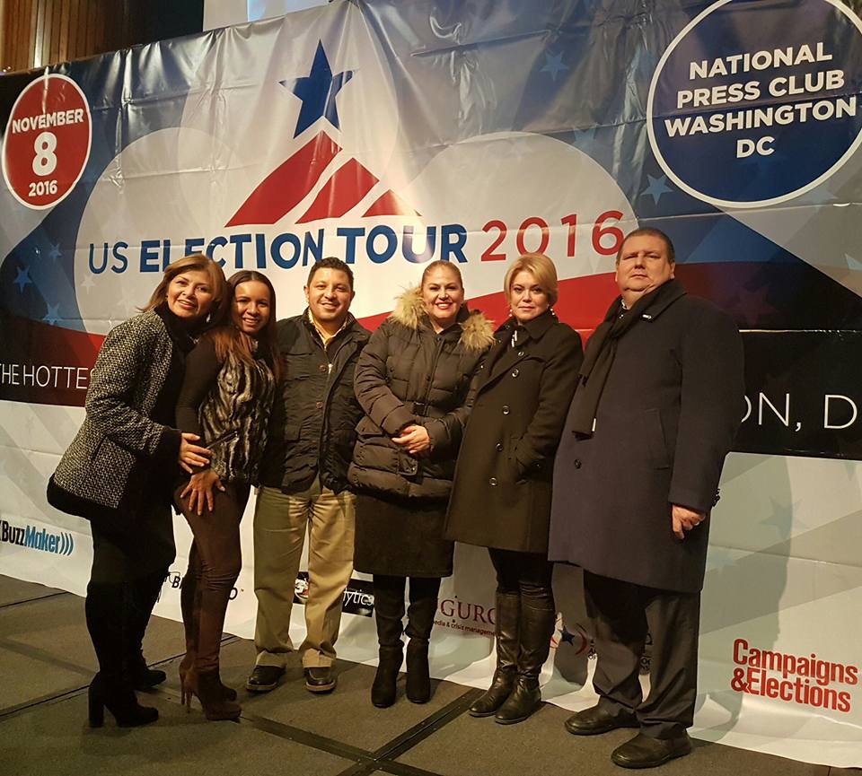 RadioConexionV's tweet photo. Ayudaron a @Javier_Duarte a hundir #Veracruz, ahora priistas vacacionan en #Washington @PRI_Nacional @Tava_Ortega https://t.co/ECeVpF5IHy https://t.co/rQJZ9O0urZ