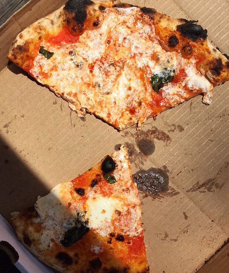 DeeTrid's tweet photo. Pizza at work 😬😳 https://t.co/bAlkevFO7u