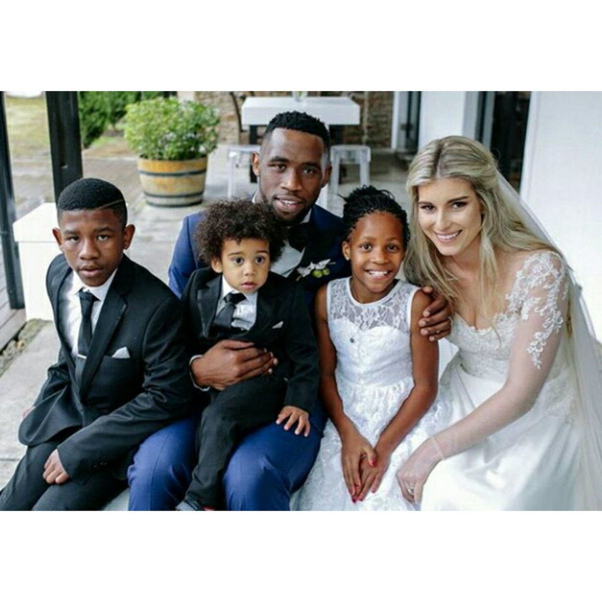 ElriJvR's tweet photo. In world were everyone tells u to fit in stand out. #goals @kolisi1 https://t.co/1VDBPsyviY
