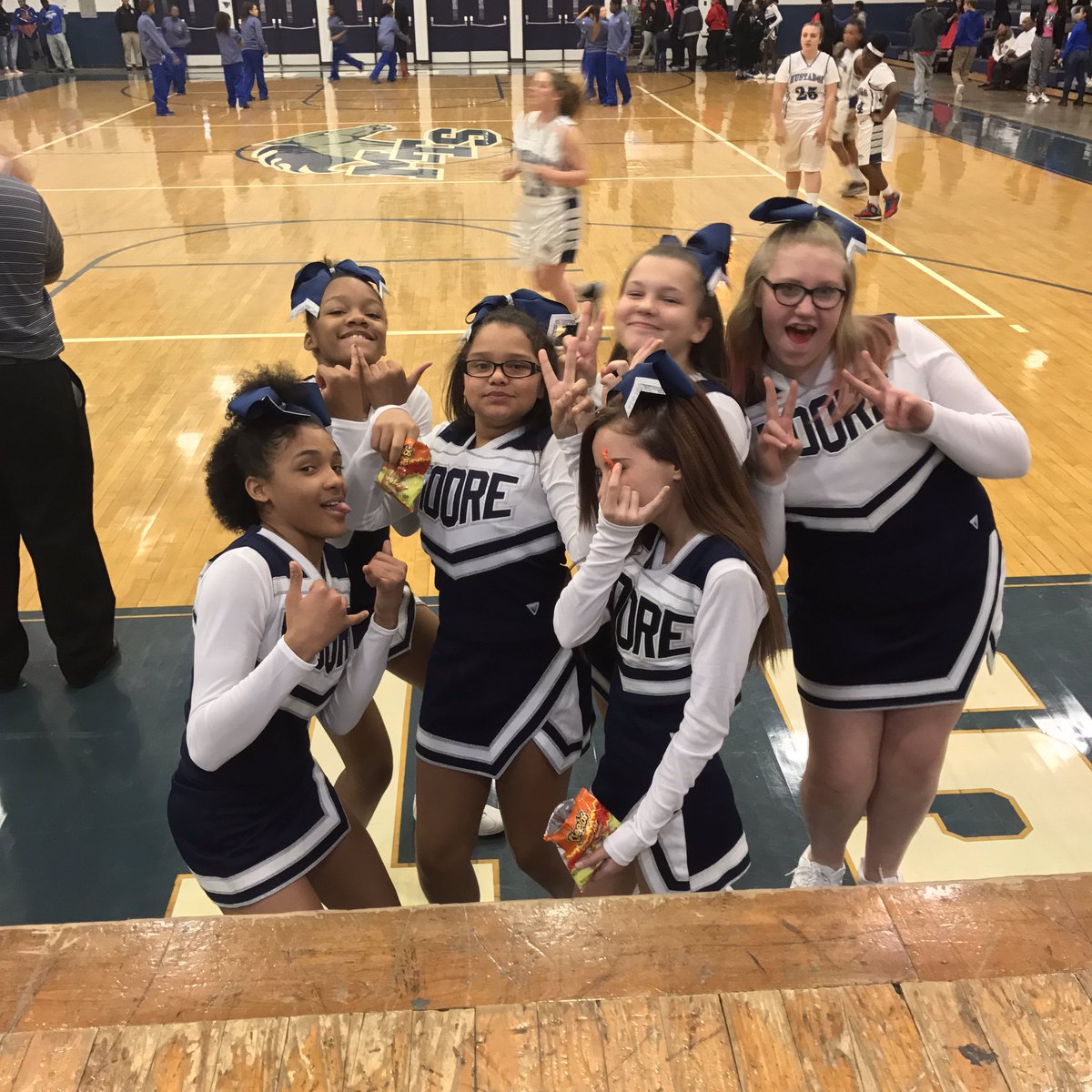 MooreColts's tweet photo. Moore knows spirit #KNOWmoore #Colts https://t.co/xWac9AeGi2