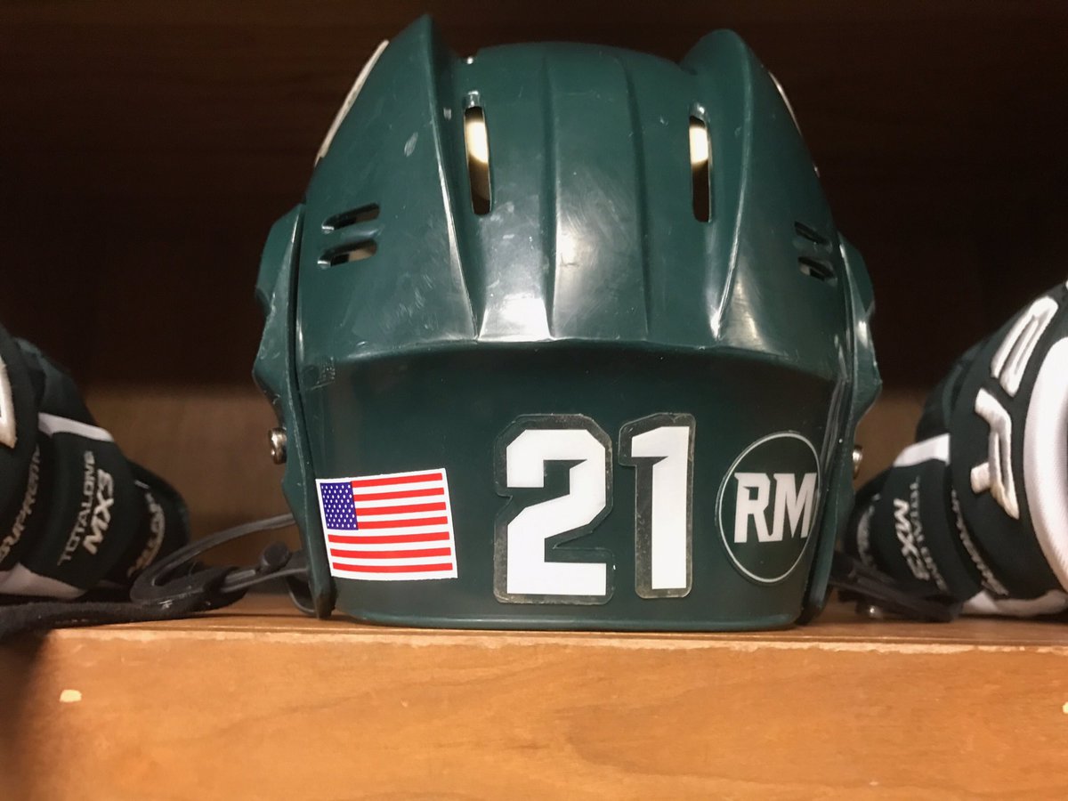 MSU_Hockey's tweet photo. With the '66 national champs in the house tonight, the Spartans will go with their '66 unis to honor the team. https://t.co/NG80q03uKt