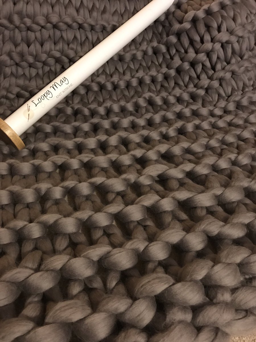 This #gorgeous throw is nearly to size. Couple more rows before casting off &amp; moving onto the #felting #love #knitting #Christmas #gifts