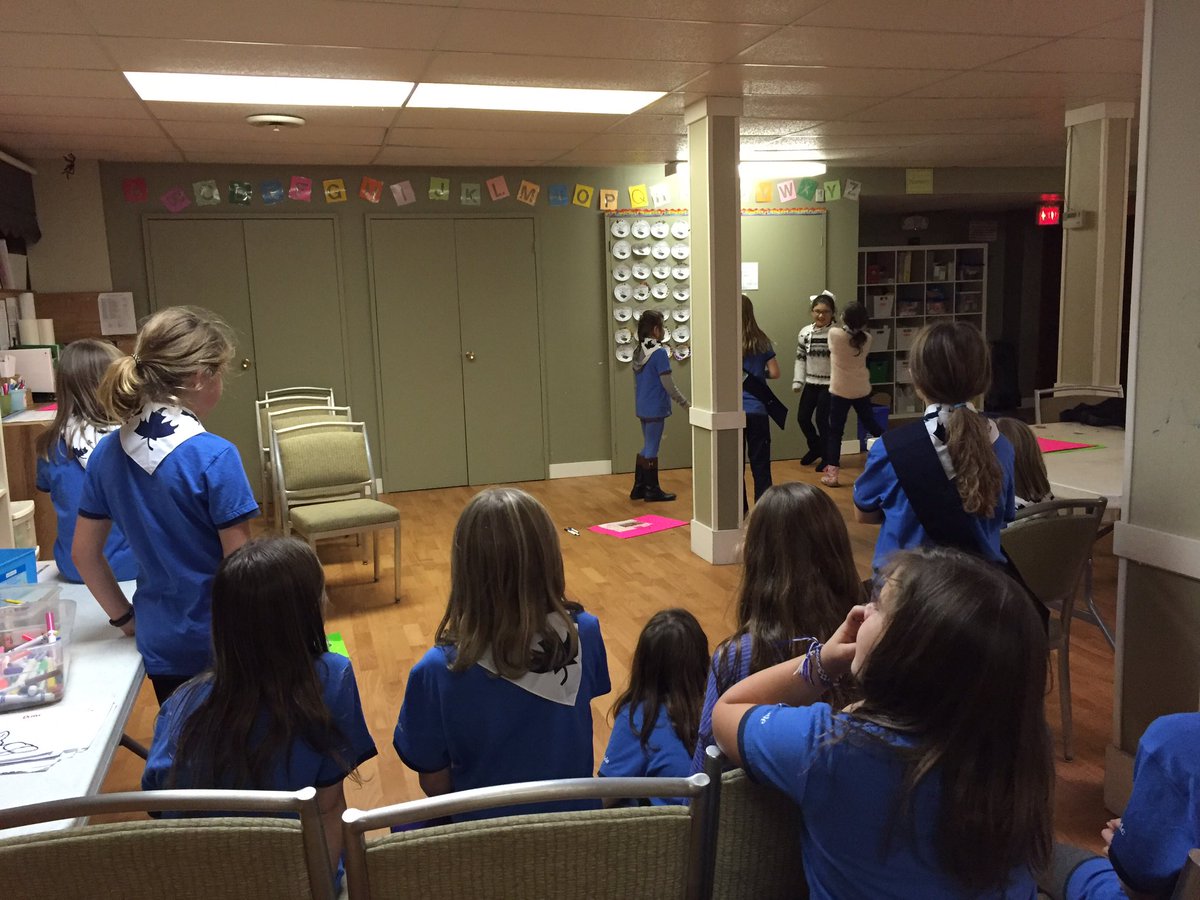 LVDistrict's tweet photo. 34th NV Guides doing skits on Peace  #girlguidesdostuff #guides @lionsareaggc @BCGirlGuides @girlguidesofcan https://t.co/JsRe7Qon7d