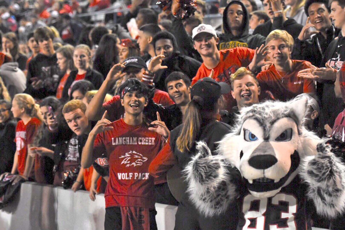 CyFairJoel's tweet photo. LCHS student section / drumline enjoying the Lobos' comfortable second half lead. #Txhsfbplayoffs https://t.co/kCACkbWDhv