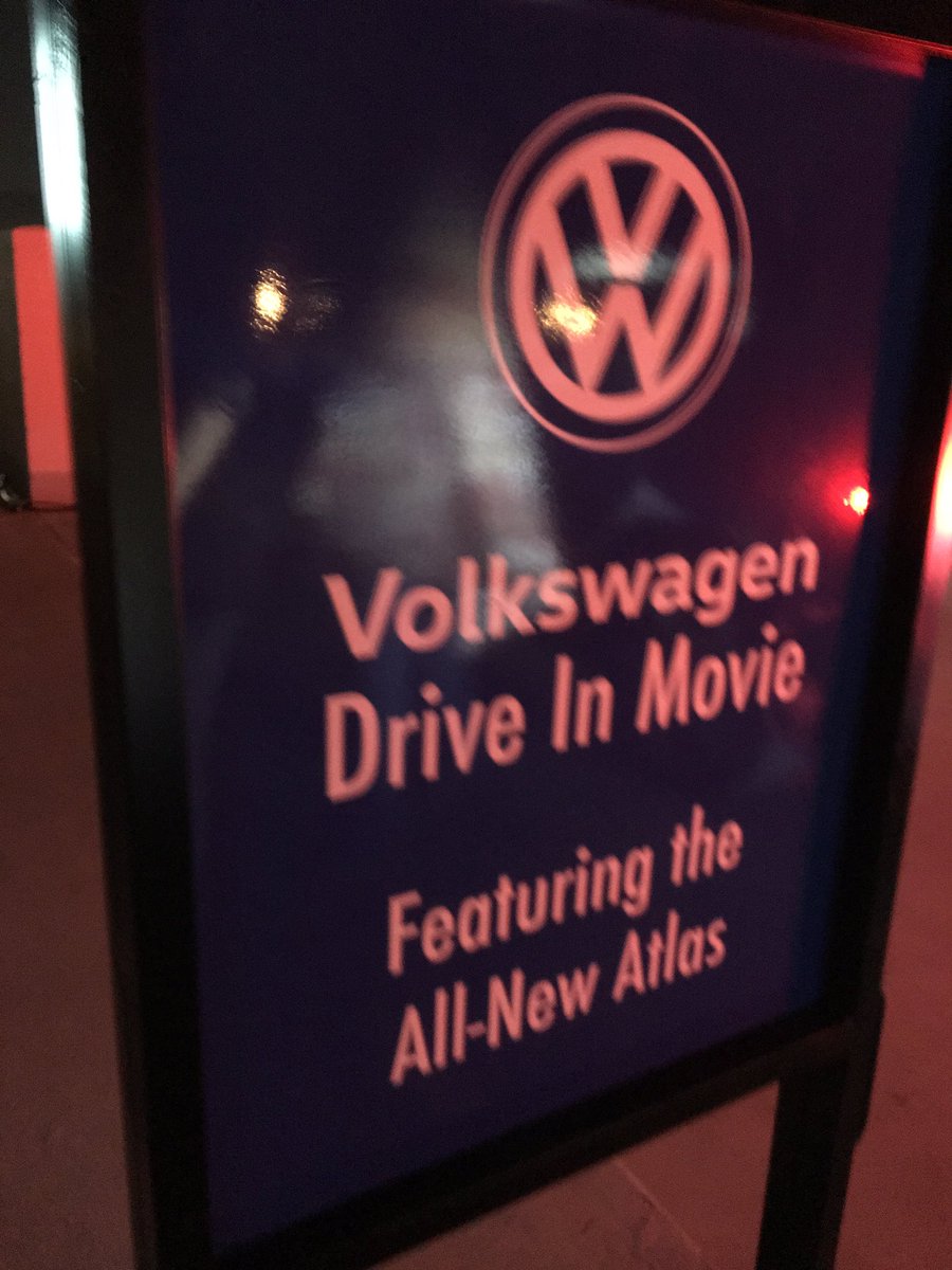 ThatsITLA's tweet photo. Got driven up to the rooftop in a Volkswagen for the Drive-In Movie event. #vwatlas #Volkswagen #acemuseum #drivein #movienight https://t.co/xHJAgAodEY