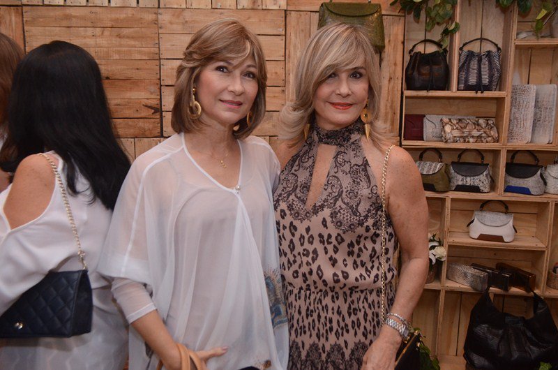 LaRevistaActual's tweet photo. #SocialesActual Trunk Show de Adriana Castro
https://t.co/DV6HSTp8TE https://t.co/GfHzkPLGTS
