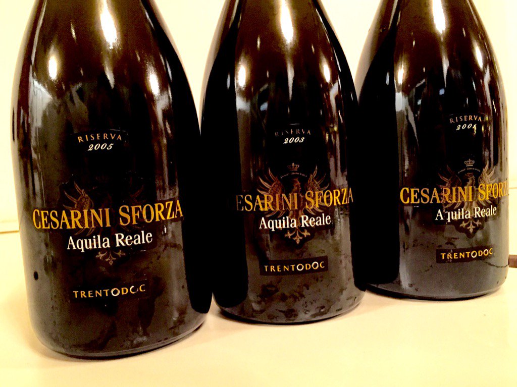 A flight of the very top #sparkling #wines from cool <a href="/CantinaLaVis/">La-Vis</a> in <a href="/trentodoc/">Trentodoc</a> aged 6+ yrs on lees - loved the 05