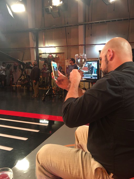 Que carajo hace @nachogoano?? https://t.co/LwzmYUa3F1