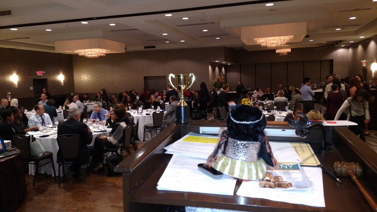 CEANY_org's tweet photo. Luna addressing the audience at the CEANY Dinner, recognition awards and auction! #CEANY #CEANY16 #lunatravels https://t.co/22AbIrS05I