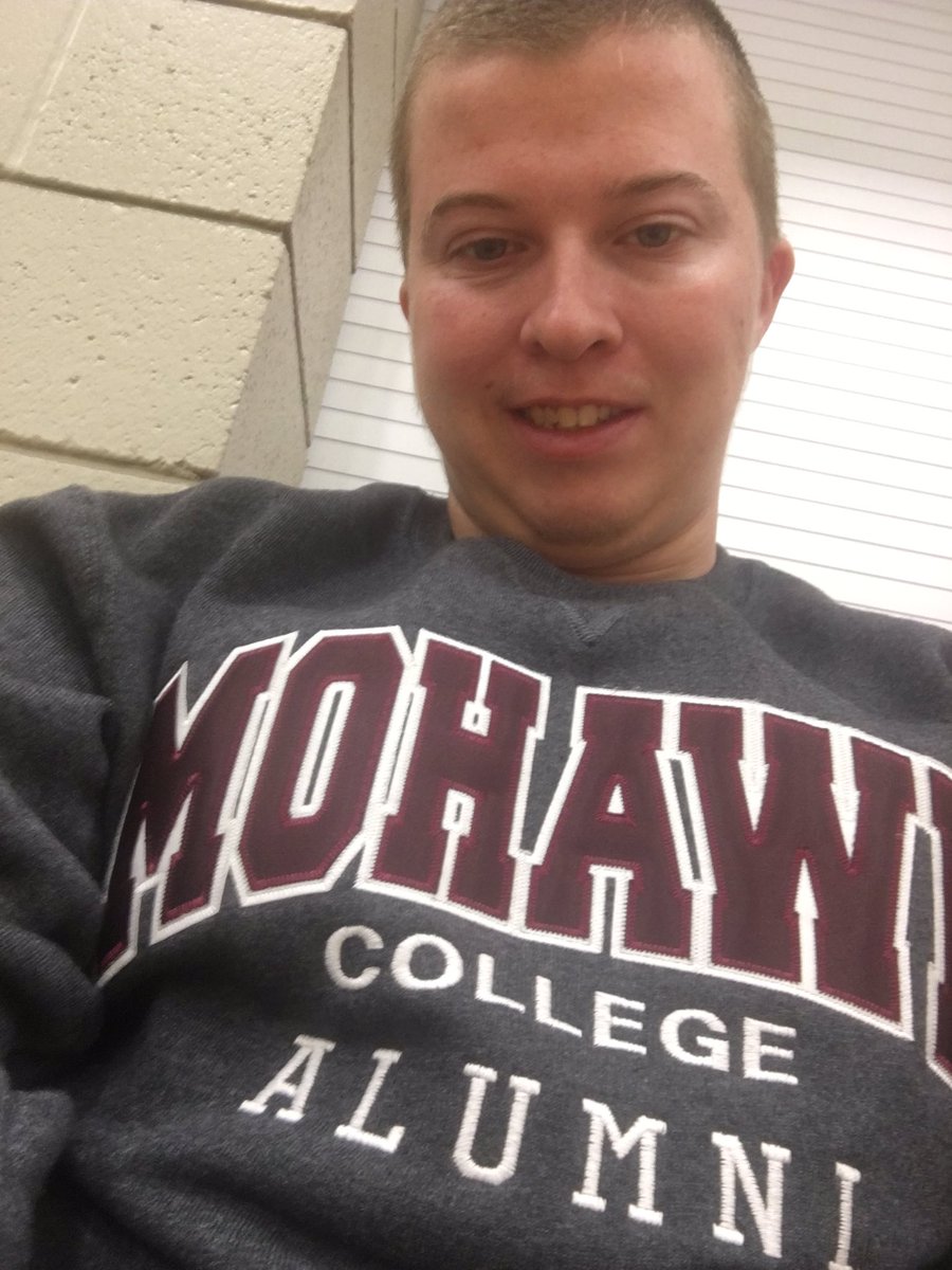 BrandonC_Waller's tweet photo. I guess I can finally wear my @MohawkAlumni sweater!! #MarketingGrad https://t.co/taiXzA0H3T