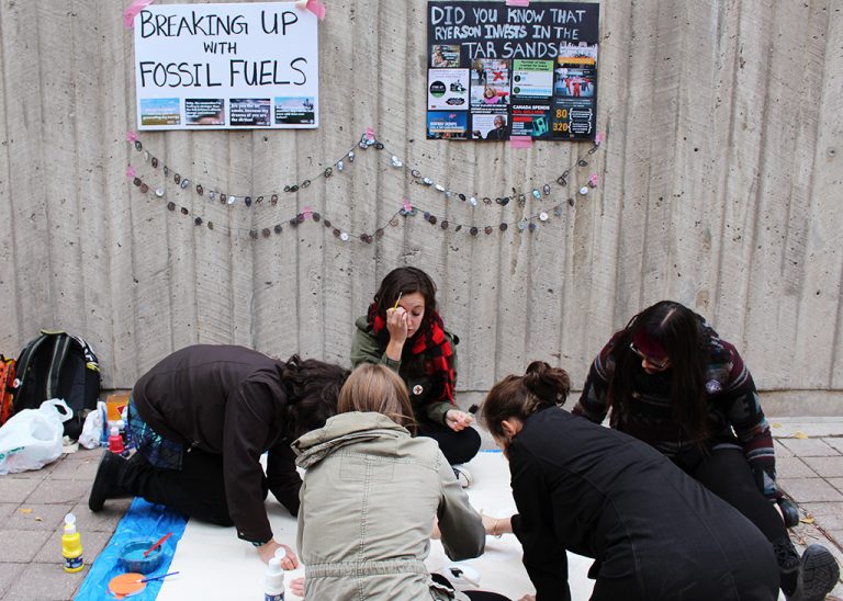 <a href="/DivestRyerson/">Divest Ryerson</a>'s ultimate goal is to put an end to Ryerson's investments in the fossil fuel industry. Learn more: ryersonian.ca/divest-ryerson…